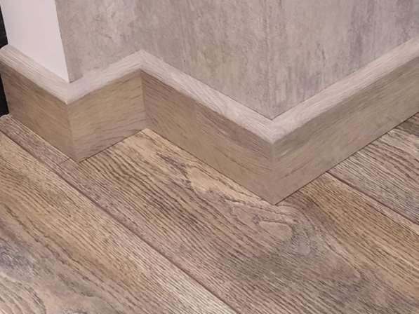 Установка покраска плинтусов в Москве