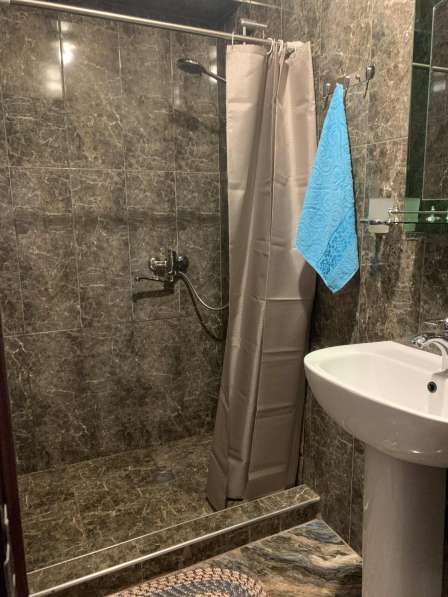 Сдаётся 4-комнатная квартира в Батуми в фото 3