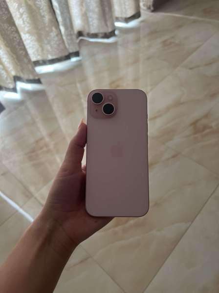 IPhone 15 розовый цвет с зарядкой в Грозном фото 3