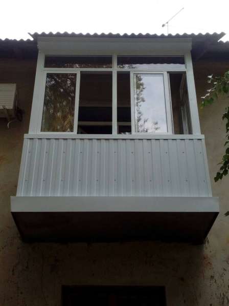 Остекление и отделка балконов