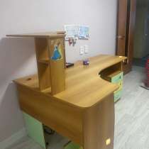 Продам стол компьютерный, в Комсомольске-на-Амуре