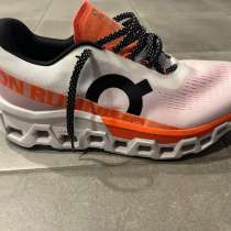 Кроссовки, в Москве