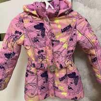 Продам куртку для девочки, в Москве