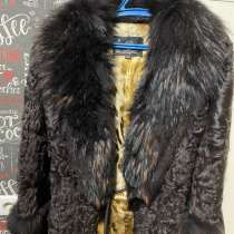 Продам шубу из натурального меха, воротник из лисы, в Москве