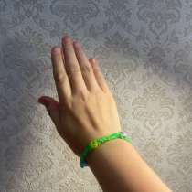 Браслет из резинок с бусинами, в Красноярске