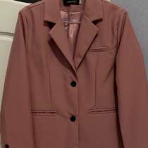 Пиджак: кораллового цвета в размере L, в Москве
