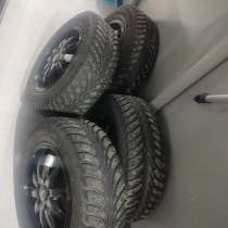 Продаю комплект зимней шипованой резинына дисках, в Москве