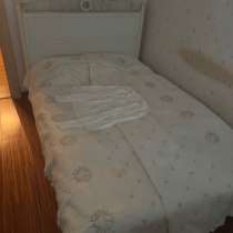 Кровать с покрывалом, в Тюмени