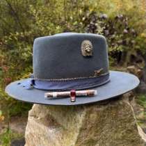 Шляпа, в Москве